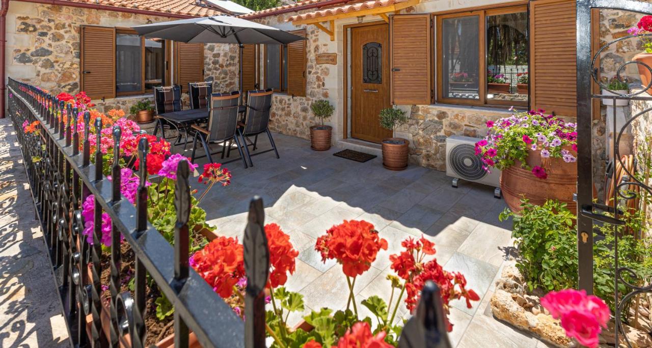 Wood And Stone Apartment Tsikalaria  Exterior foto