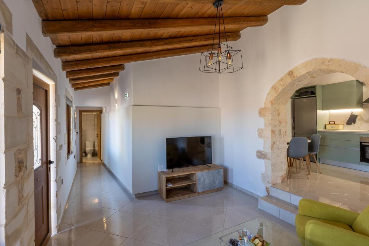 Wood And Stone Apartment Tsikalaria  Exterior foto