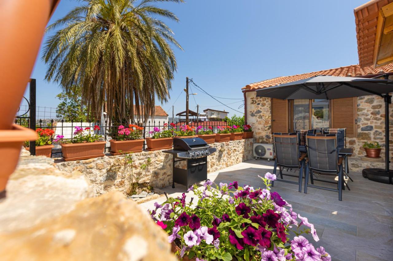 Wood And Stone Apartment Tsikalaria  Exterior foto