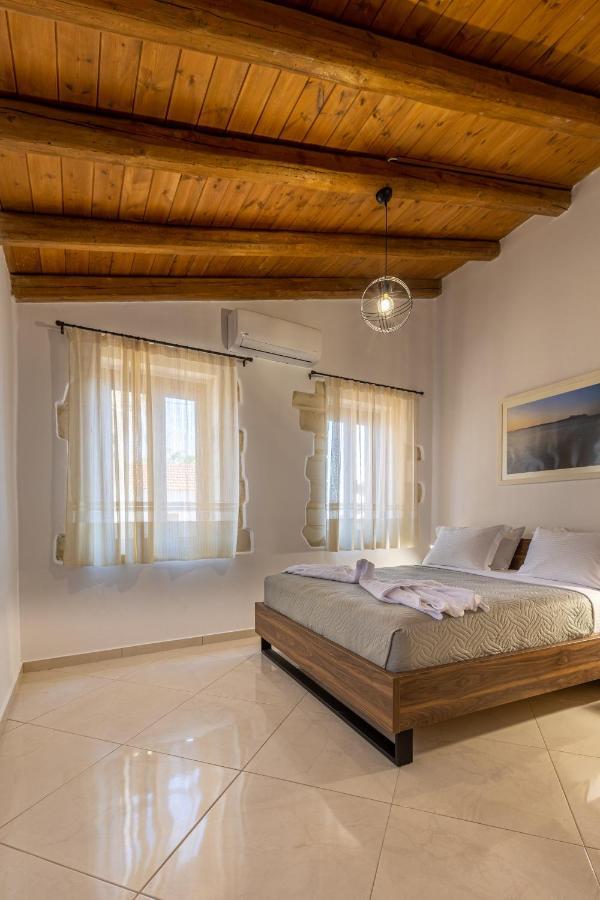 Wood And Stone Apartment Tsikalaria  Exterior foto
